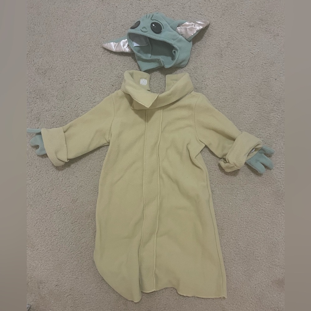 Baby Yoda Costume 2 piece, used once